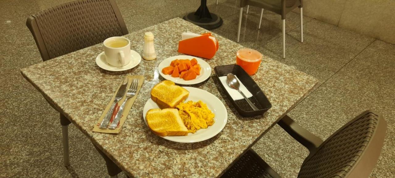 Hoteles Bogota Inn Lago Chico Zona Rosa エクステリア 写真