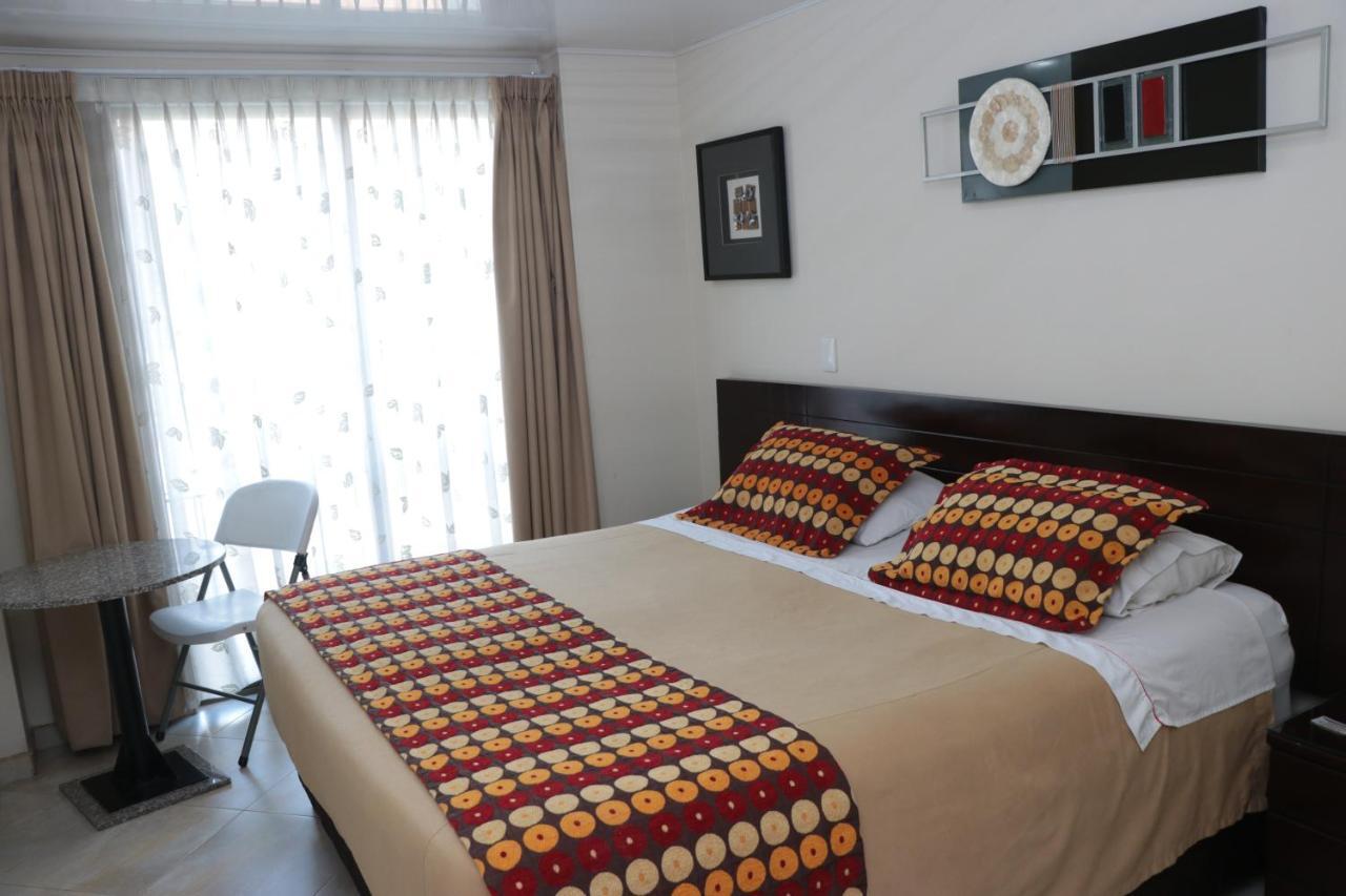 Hoteles Bogota Inn Lago Chico Zona Rosa エクステリア 写真